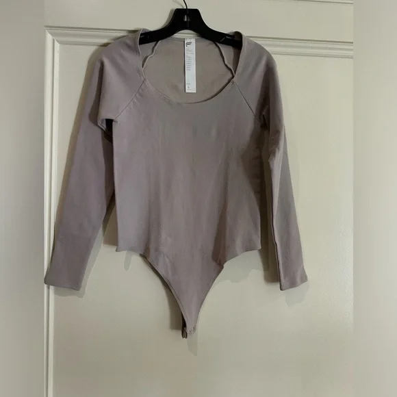 Fabletics long sleeve body suit US L🌸 - Picture 1 of 4